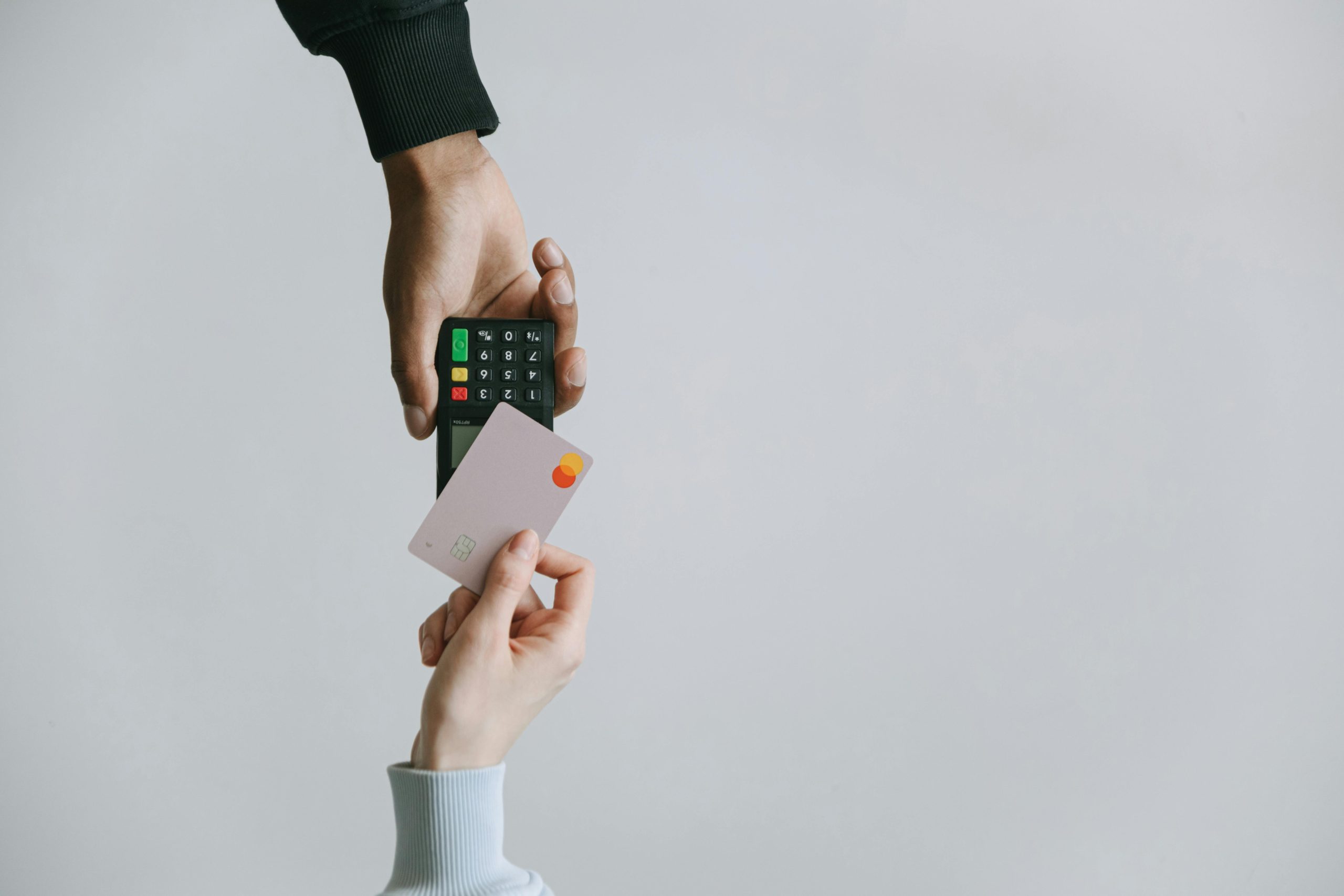 Infographic showing average savings from using credit card extended warranties